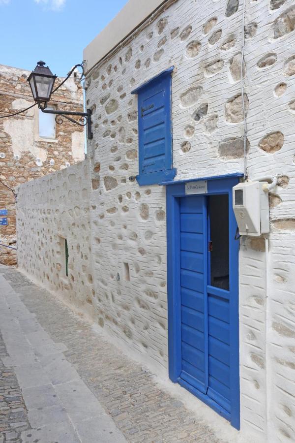 Le Petit Chateau Ano Syros Exterior foto